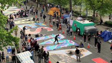 6 cuadras estan tomadas por manifestantes en un barrio de seattle