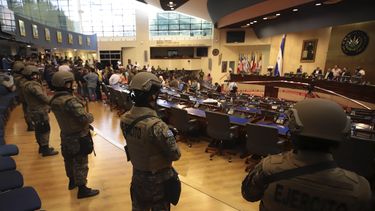 EEUU recorta ayuda militar a El Salvador