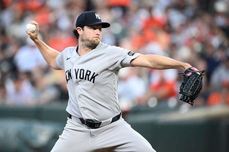 Gerritt Cole, de los Yankees de Nueva York, hace un pitcheo en el encuentro ante los Orioles de Baltimore, el jueves 20 de agosto de 2026 (AP Foto/Nick Wass)
