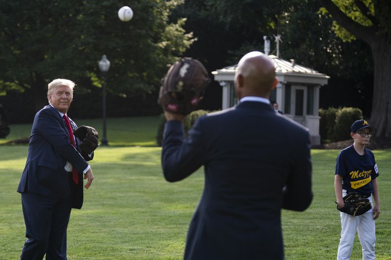 AMN-GEN_TRUMP-BEISBOL-0.jpg