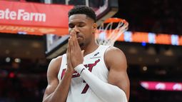 Giannis Antetokounmpo (7) del Heat de Miami previo al partido de pretemporada de la NBA contra los Pelicans de Nueva Orleans, el jueves 8 de octubre de 2026, en Miami. (AP Foto/Marta Lavandier)