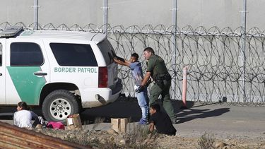 Trump radicaliza posturas de todos sobre inmigración ilegal
