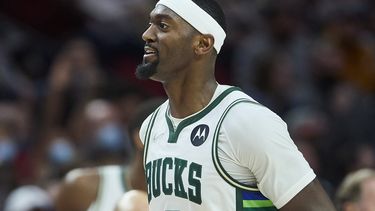 Portis suma 30 puntos; Bucks aplastan a Blazers