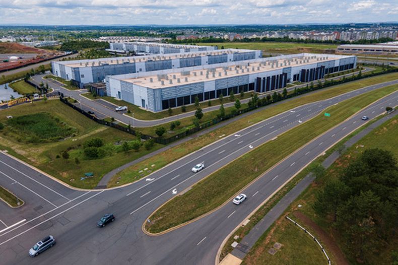 Un centro de datos en Ashburn, Virginia, el 16 de julio del 2023. (AP foto/Ted Shaffrey)