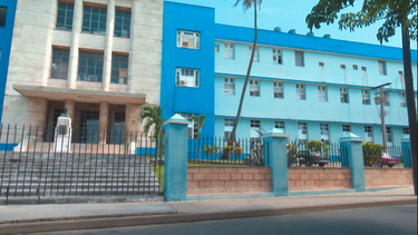 Contagiados por Covid-19 y sancionados por no protegerse, una decena de médicos en Matanzas