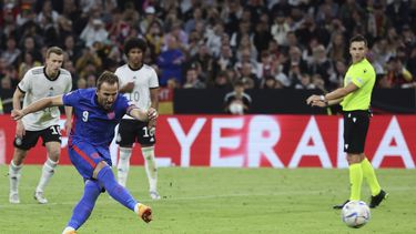 Kane convierte penal e Inglaterra empata ante Alemania