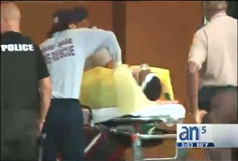 Seis policías del condado de Miami-Dade resultaron heridos en un tiroteo en el que murieron dos sospechosos.