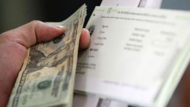 aee asegura que la factura sera por consumo leido y que no se suspendera el servicio