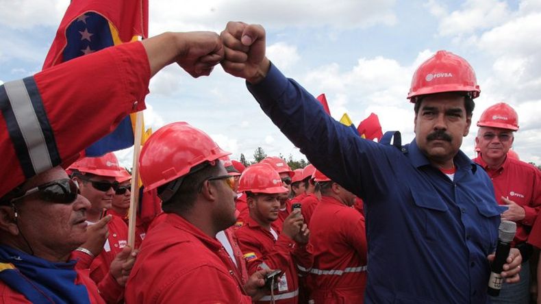 Pese a tener las mayores existencias del mundo, el país necesita diluir sus crudos extrapesados para que sean utilizables. Los diluyentes eran producidos de forma local; al tener que comprarlos, se acentúan las pérdidas de PDVSA