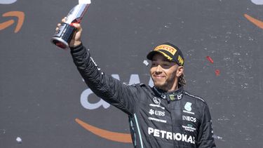 Podio en Canadá levanta el ánimo de Lewis Hamilton