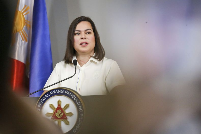 La vicepresidenta de Filipinas, Sara Duterte, habla a los medios durante una conferencia de prensa en Manila, Filipinas, el viernes 7 de febrero de 2025. (AP Foto/Basilio Sepe)