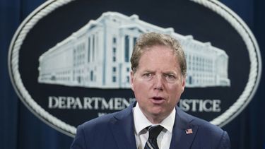 Fiscal federal de NY deja cargo tras disputa con Washington