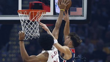 Cavaliers vencen a Wizards con 37 puntos de Mitchell