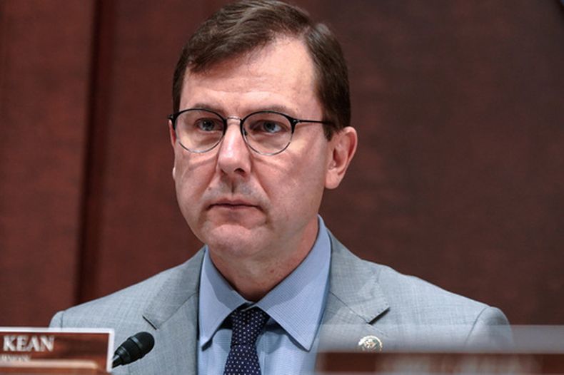 El representante republicano por Nueva Jersey Tom Kean, en el Congreso en Washington el 5 de diciembre del 2023. (AP foto/Mariam Zuhaib)
