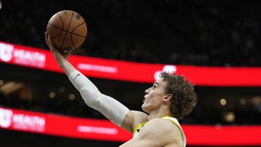 Markkanen y Kessler ayudan al Jazz a vencer a los Pacers
