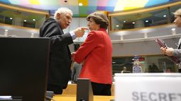 funcionarios de eeuu y de la ue discuten politicas de competencia tecnologica