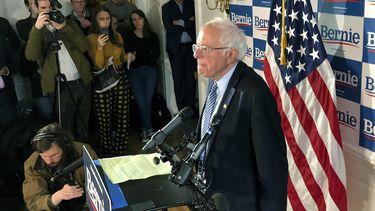 sanders se retira, dejando libre el camino a biden