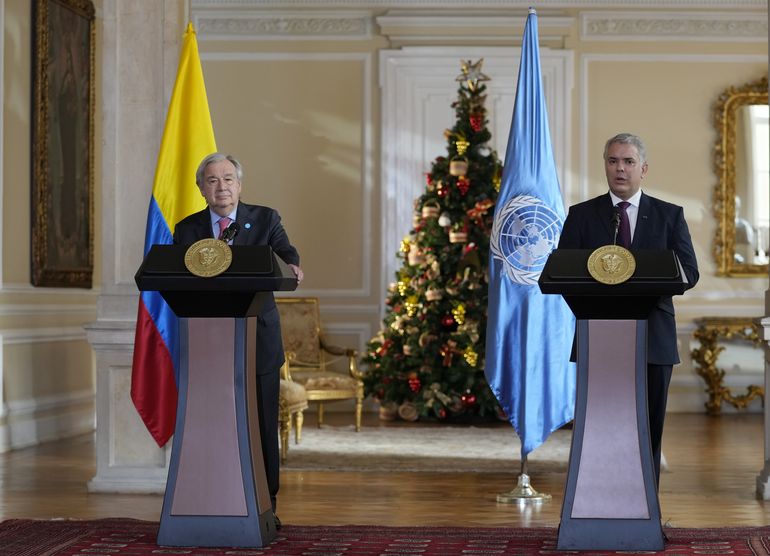 Presidente de Colombia niega acercamientos de paz con el ELN