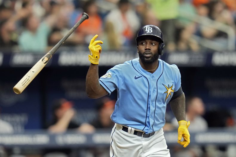 Randy Arozarena de los Rays de Tampa Bay tras batear un jonón ante los Orioles de Baltimore, el miércoles 21 de junio de 2023. (AP Foto/Chris OMeara)