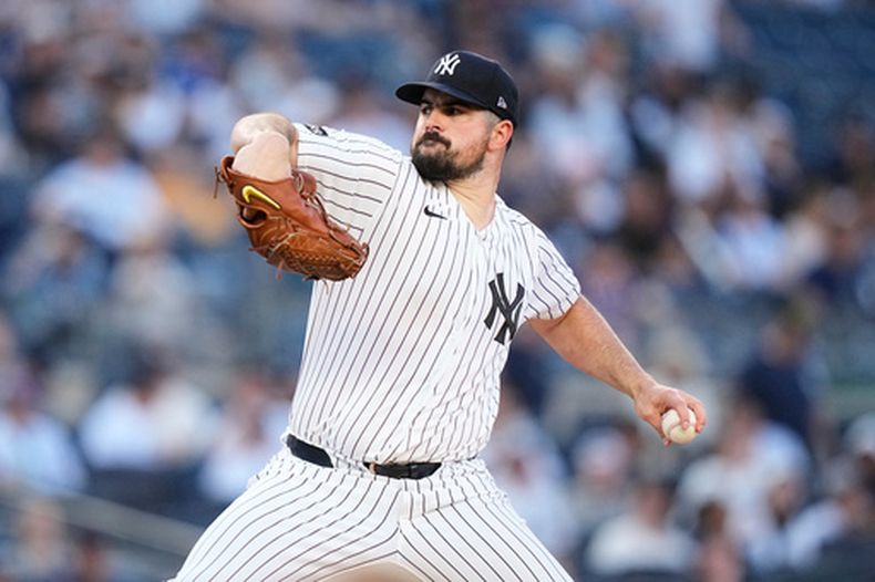 Carlos Rodón, de los Yankees de Nueva York, trabaja durante la primera entrada del juego de béisbol de Grandes Ligas contra los Medias Blancas de Chicago, el miércoles 17 de junio de 2026, en Nueva York. (AP Foto/Frank Franklin II)