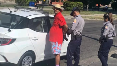 arrestan a un cubano por presunta venta ilegal de combustible en cupet del vedado