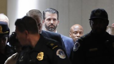 Hijo de Trump y exagentes de FBI declaran ante legisladores