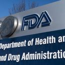 Un letrero de la Administración de Alimentos y Medicamentos de Estados Unidos (FDA por sus iniciales en inglés), el 10 de diciembre de 2020, afuera de sus oficinas en Silver Spring, Maryland. (AP Foto/Manuel Balce Ceneta, archivo)