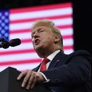 Trump critica el anonimato de informante, pero no lo revela