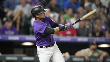 Iglesias remolca 6 y los Rockies vencen a Padres 10-6