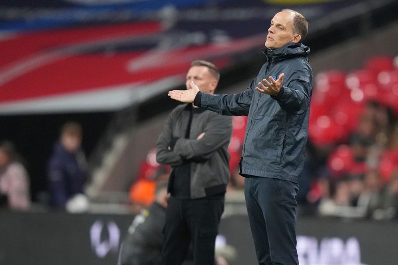 El seleccionador de Inglaterra Thomas Tuchel reacciona durante el encuentro amistoso ante Gales en el Estadio de Wembley el jueves 9 de octubre del 2025. (AP Foto/Frank Augstein)