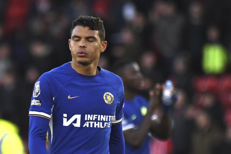Thiago Silva de Chelsea durante el partido contra Sheffield United en la Liga Premier, el 7 de abril de 2024. (AP Foto/Rui Vieira)