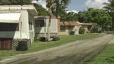 desalojan campo de casas moviles en el noroeste de miami