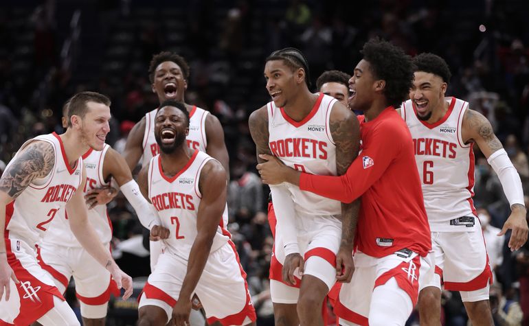 Porter atina triple al final; Rockets superan a Wizards