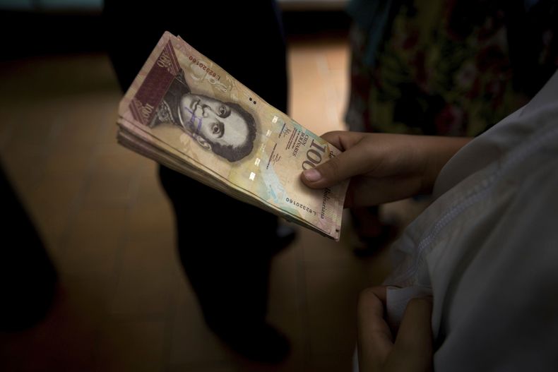 AMS-ECO_VENEZUELA-BILLETES-0.jpg