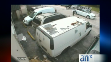 la policia busca a tres ladrones que asaltaron a un joyero en north miami