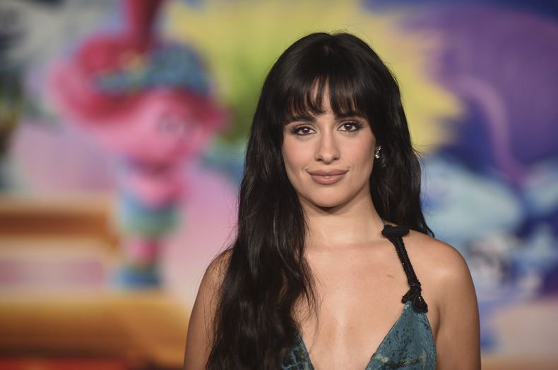 Camila Cabello llega al estreno de Trolls Band Together el miércoles 15 de noviembre de 2023 en el Teatro Chino TCL en Los Angeles. (Foto Richard Shotwell/Invision/AP)