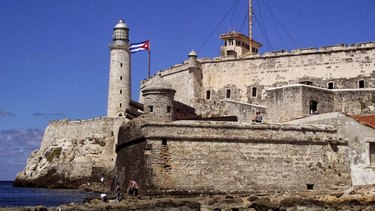 americateve | El número de cubanos que está abandonando la isla y opta por cruzar la frontera mexicana ha ido en aumento. Según cifras del Servicio de Aduanas y Protección de Fronteras actualizadas hasta agosto, al menos 13,382 inmigrantes cubanos llegaron a la fronter