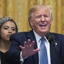 Juicio político a Trump: Emiten más órdenes de comparecencia