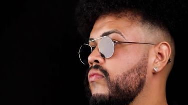 el dj venezolano young papi triunfa con su mix musica fiesta 001