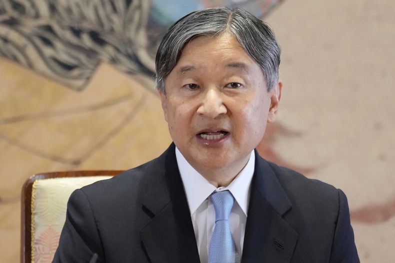 El emperador japonés Naruhito en conferencia de prensa en el Palacio Imperial en Tokio, antes de su viaje a Mongolia, el 2 de julio del 2025. (AP foto/Eugene Hoshiko, Pool)