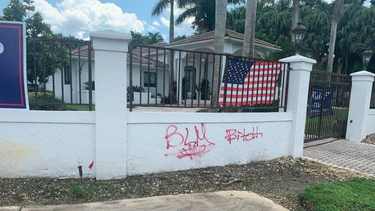 vandalizan con grafitis casas de simpatizantes de trump en el suroeste de miami