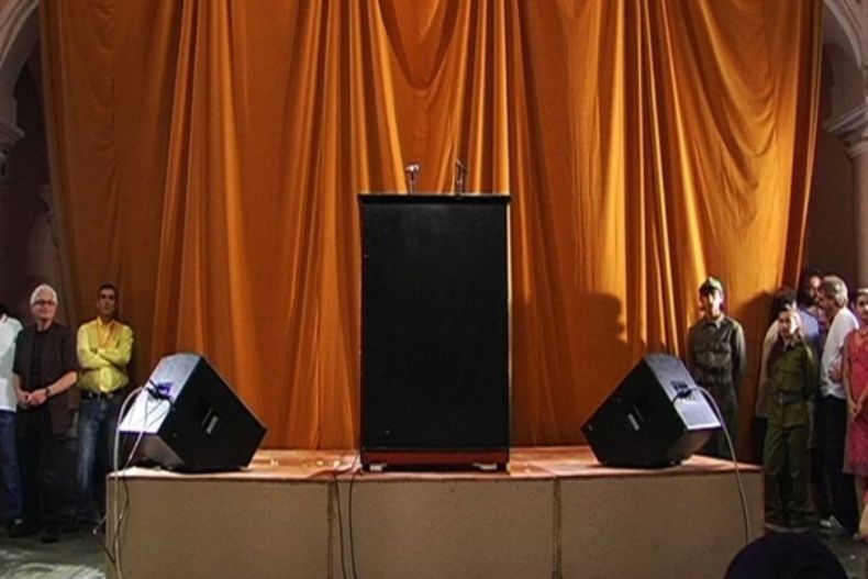Micrófono que se usó para la performance de Bruguera en 2009 en la Bienal de La Habana.