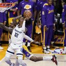 Ja Morant de los Grizzlies de Memphis penetra hacia la canasta en la serie de la primera ronda de los playoffs contra los Lakers de Los Ángeles, el viernes 28 de abril de 2023. (AP Foto/Jae C. Hong)
