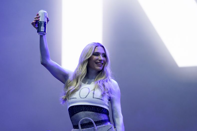 La cantante estadounidense Kesha durante su concierto en el festival HERA HSBC en la Ciudad de México el sábado 24 de agosto de 2024. (Foto AP/Aurea Del Rosario)