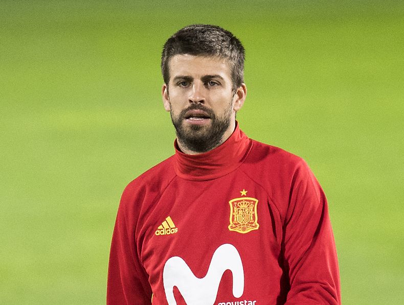 ARCHIVO - En esta foto del 4 de septiembre de 2017, el zaguero español Gerard Piqué durante un entrenamiento previo al partido contra Liechtenstein en las eliminatorias del Mundial. (Gian Ehrenzeller/Keystone vía AP, archivo)