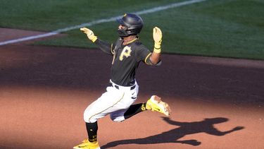 Miguel Andújar acuerda contrato de una campaña con Piratas