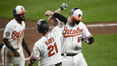 Orioles sacuden 4 jonrones y arrollan a  Marineros