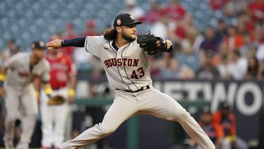 McCullers brilla de nuevo y Astros superan a Angelinos 4-2