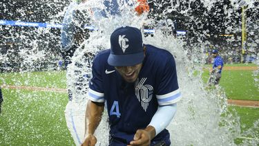 Greinke y Olivares vuelven; Reales vencen a Atléticos