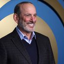 ARCHIVO - El comisionado de la liga de fútbol MLS, Don Garber, llega a la gira del trofeo del Mundial de Clubes de la FIFA 2025 el 16 de enero de 2025, en Nueva York. (Foto AP/Pamela Smith, Archivo)